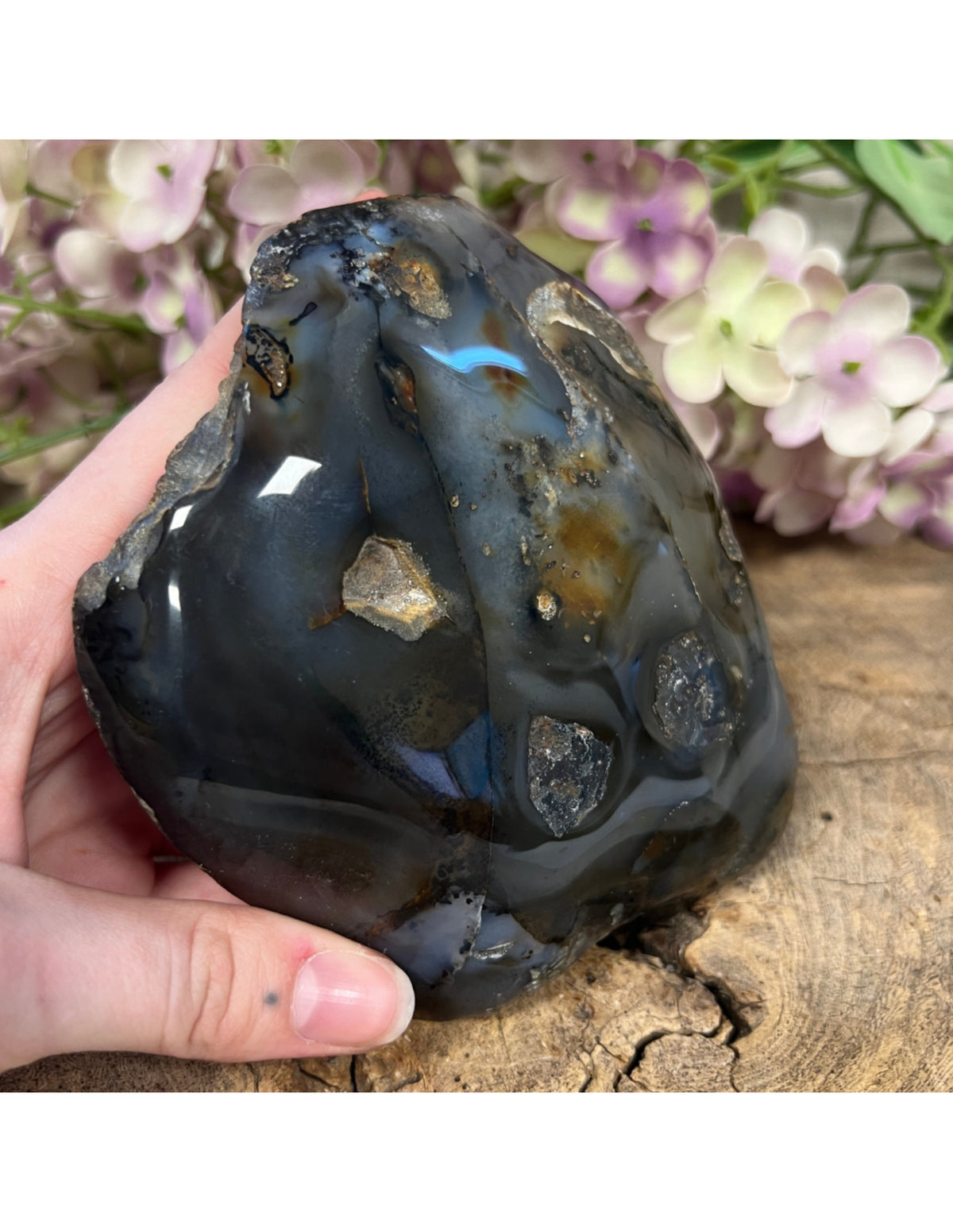 Dendritagat, delvis polerad skulptur, 13 x 11 cm, nr 01