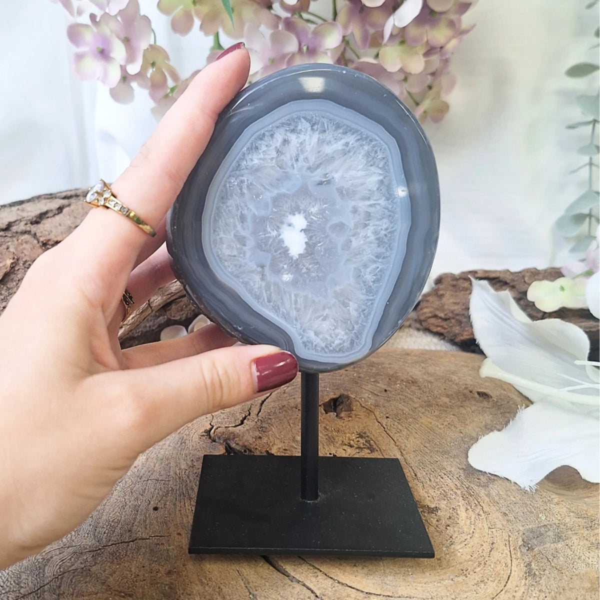 Agat på metallställning, 15 cm, grå till brun, nr 22