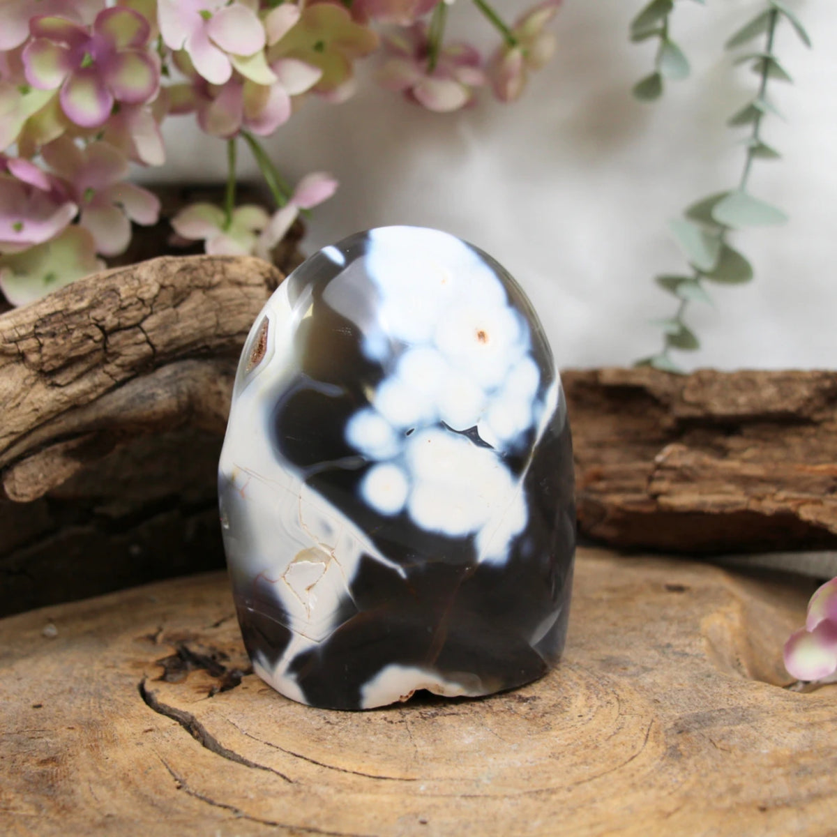 Agat orka skulptur, svartvit, 9,9 x 7,7 x 5,2 cm, nr 11