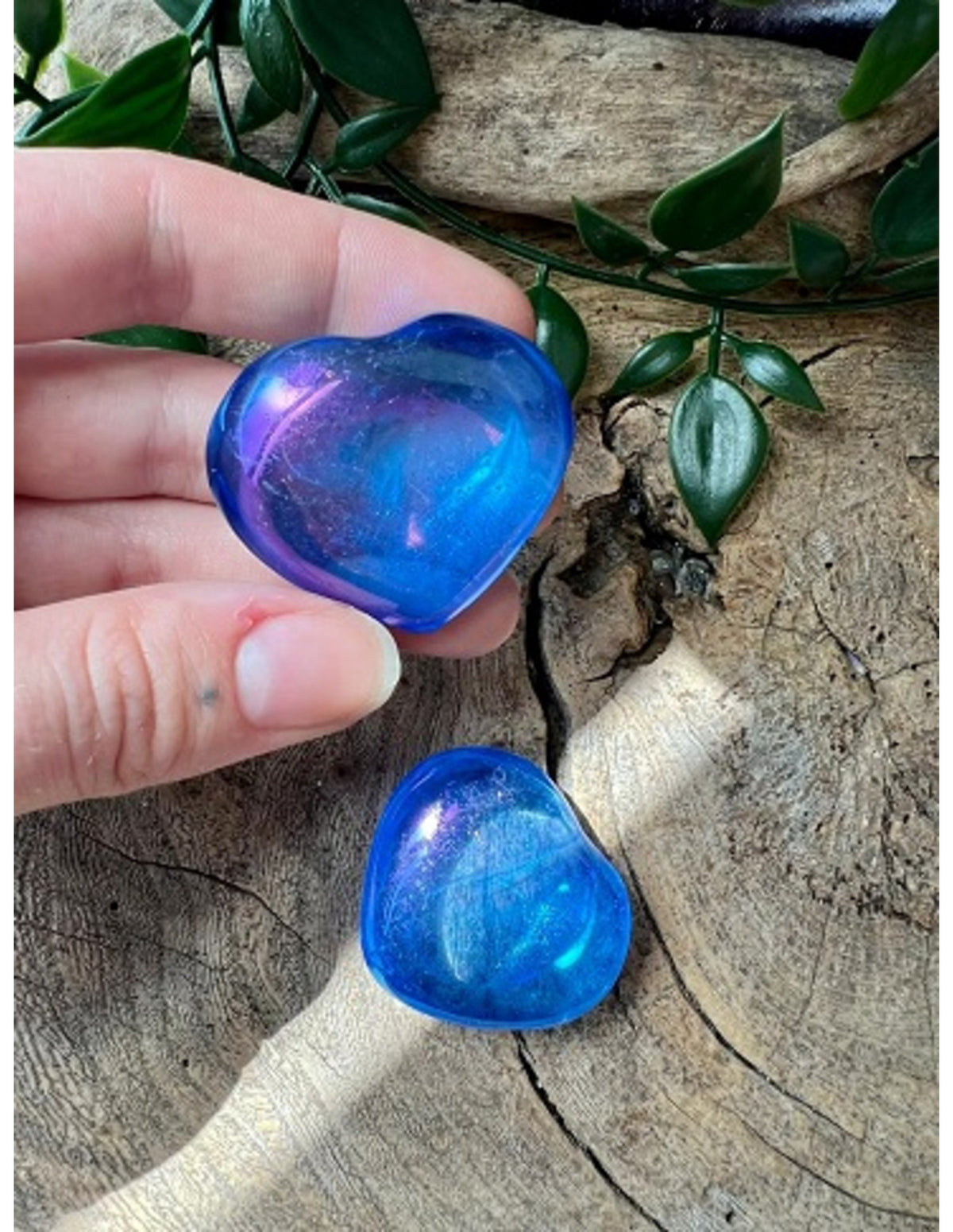 Aqua aura hjärta, mörkt, belagd kvarts, 4 cm, 32 g