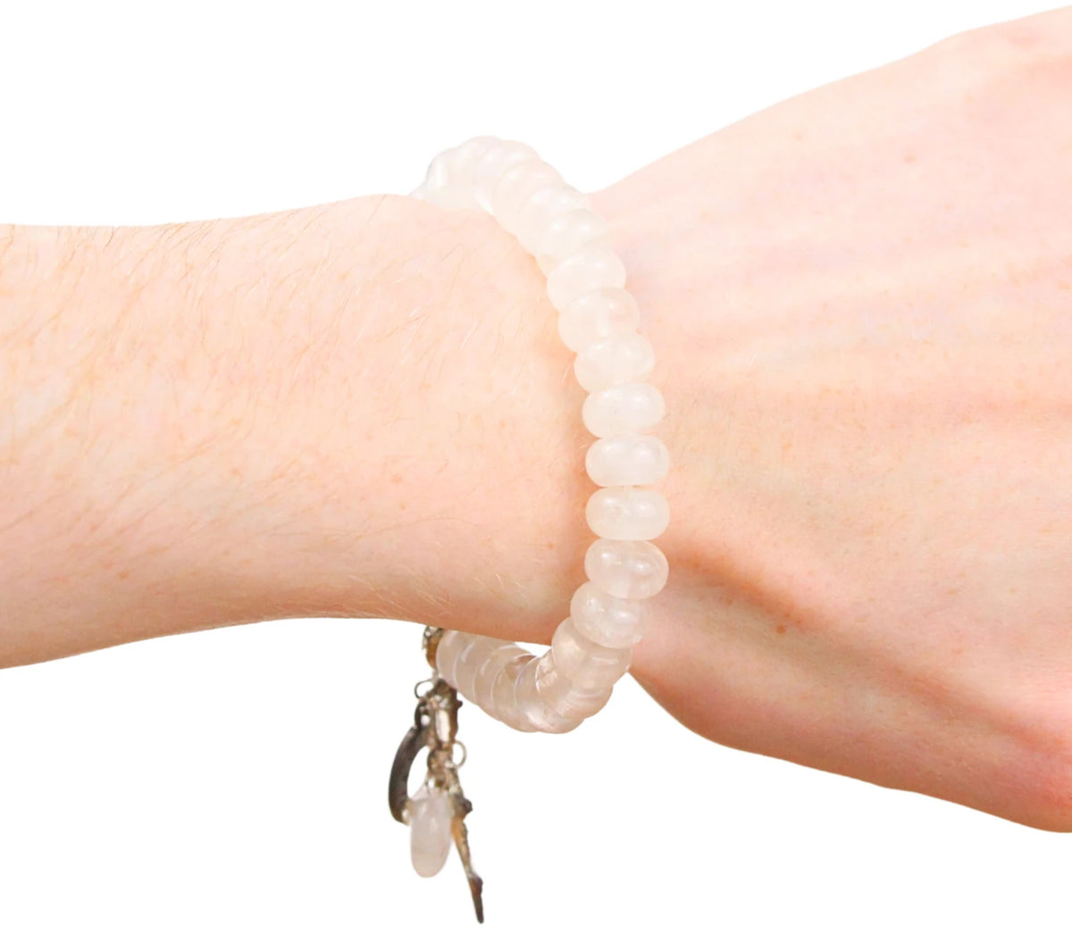 Bergkristall armband med berlocker