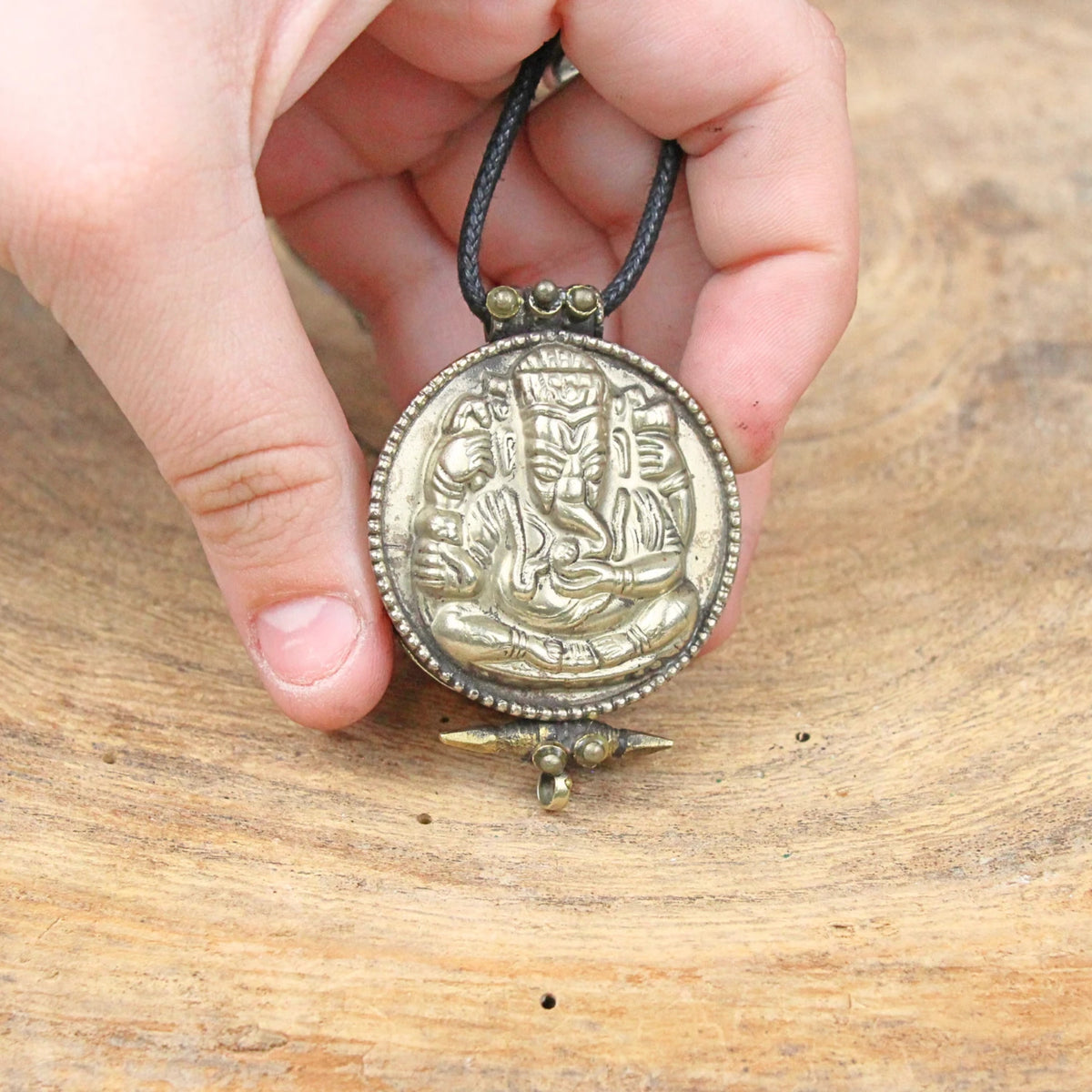Askhänge i metall, Ganesha, silverfärgat, 5,5 cm