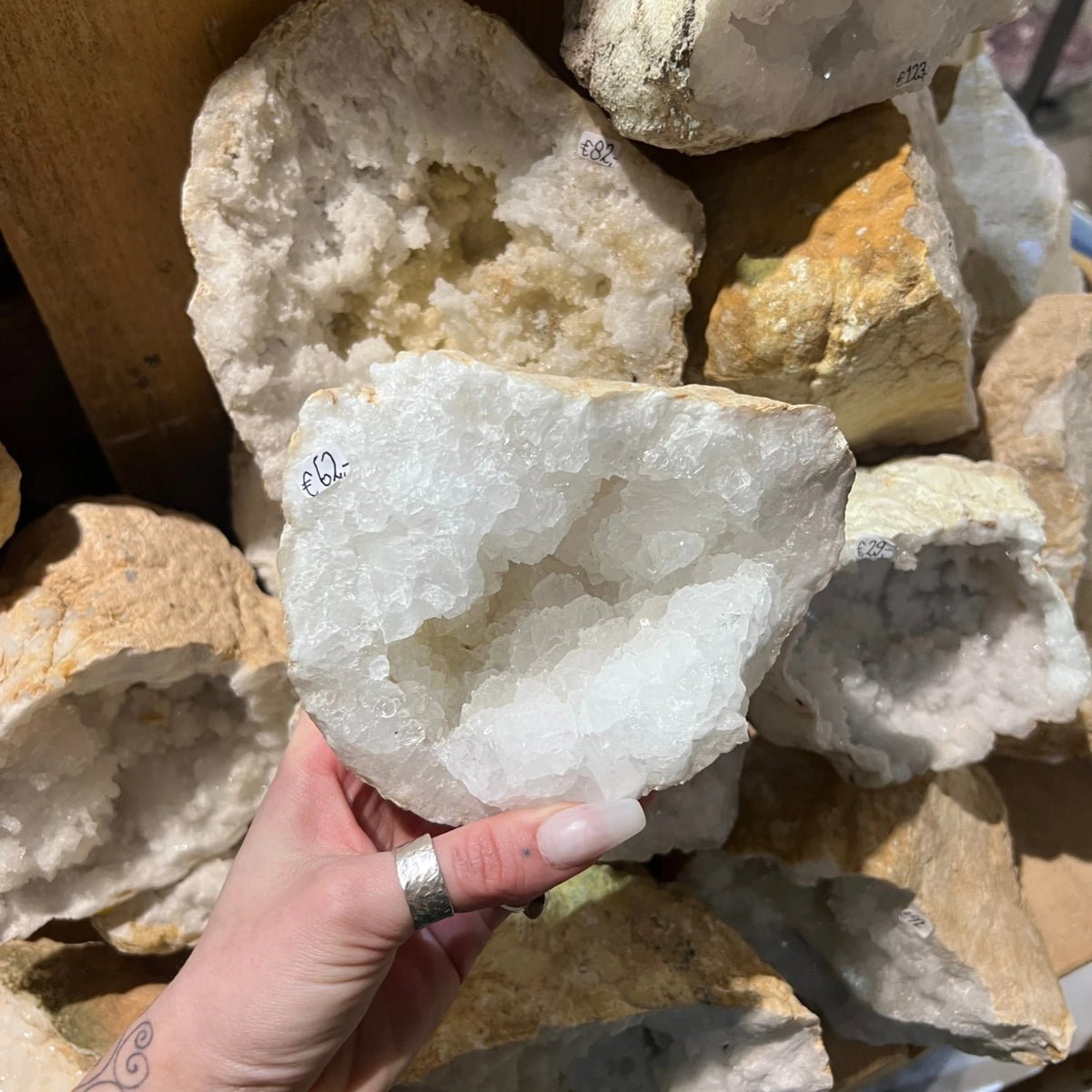 Bergkristall geoder, öppna, per kg (bitar 0,5 till 1 kg)