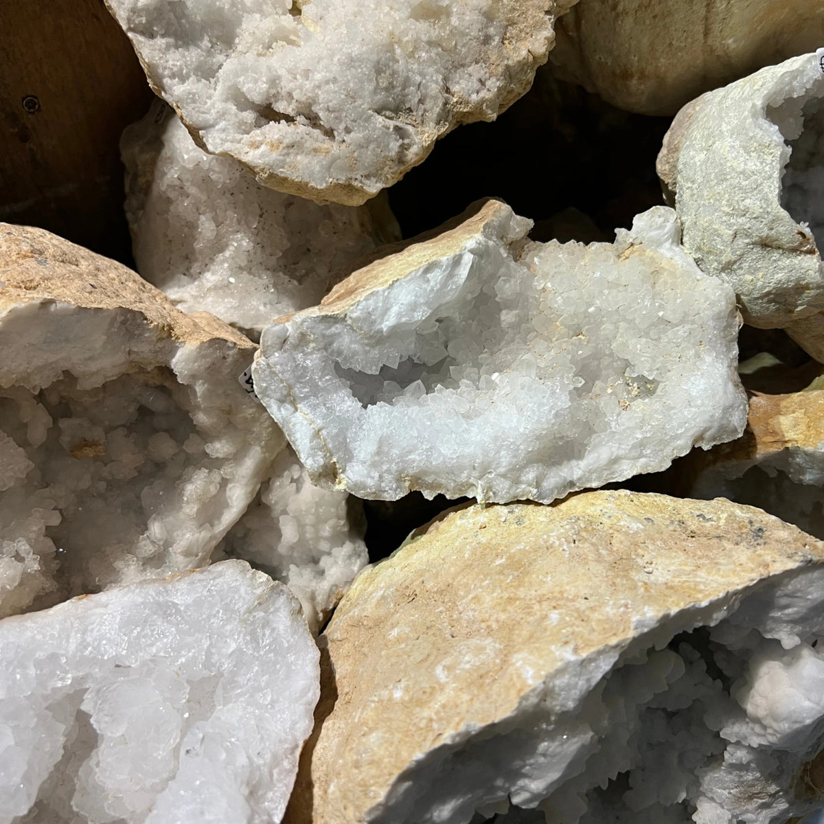 Bergkristall geoder, öppna, per kg (bitar 0,5 till 1 kg)