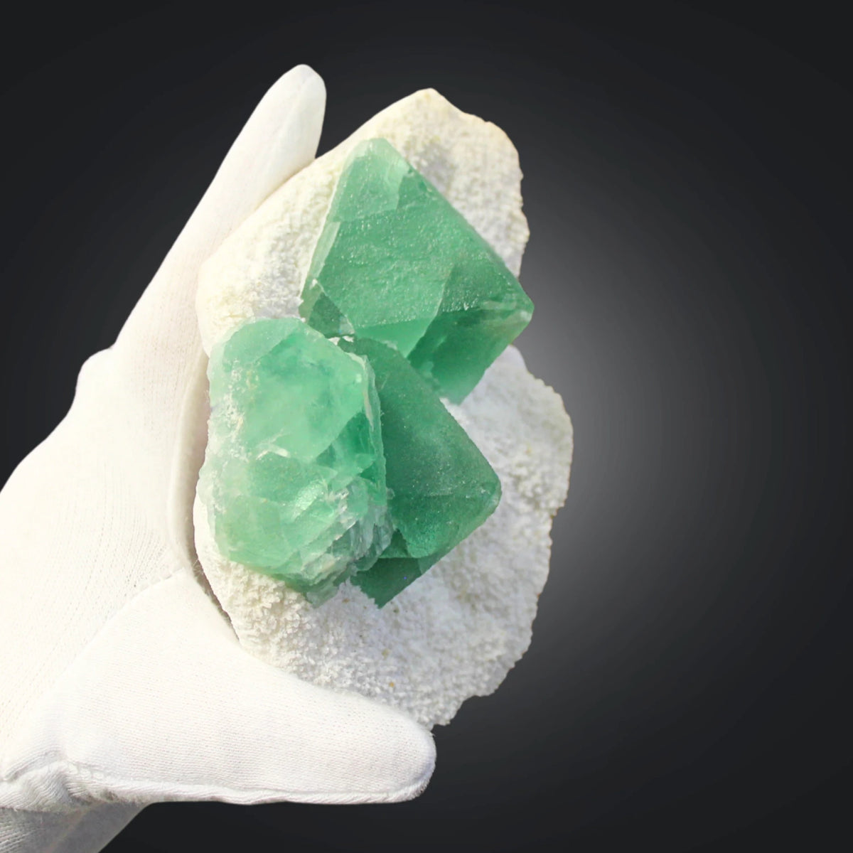Fluorit oktaeder, blåaktig, 13,8 cm, 470 g, nr 7