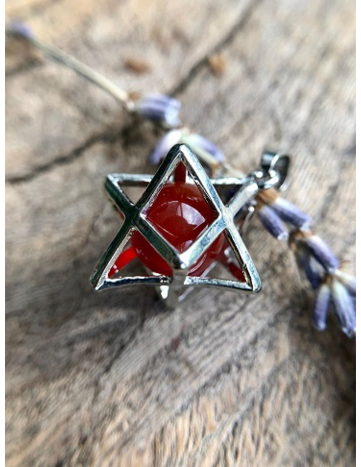 Karneol merkabah hänge med stenkula, 2,5 cm