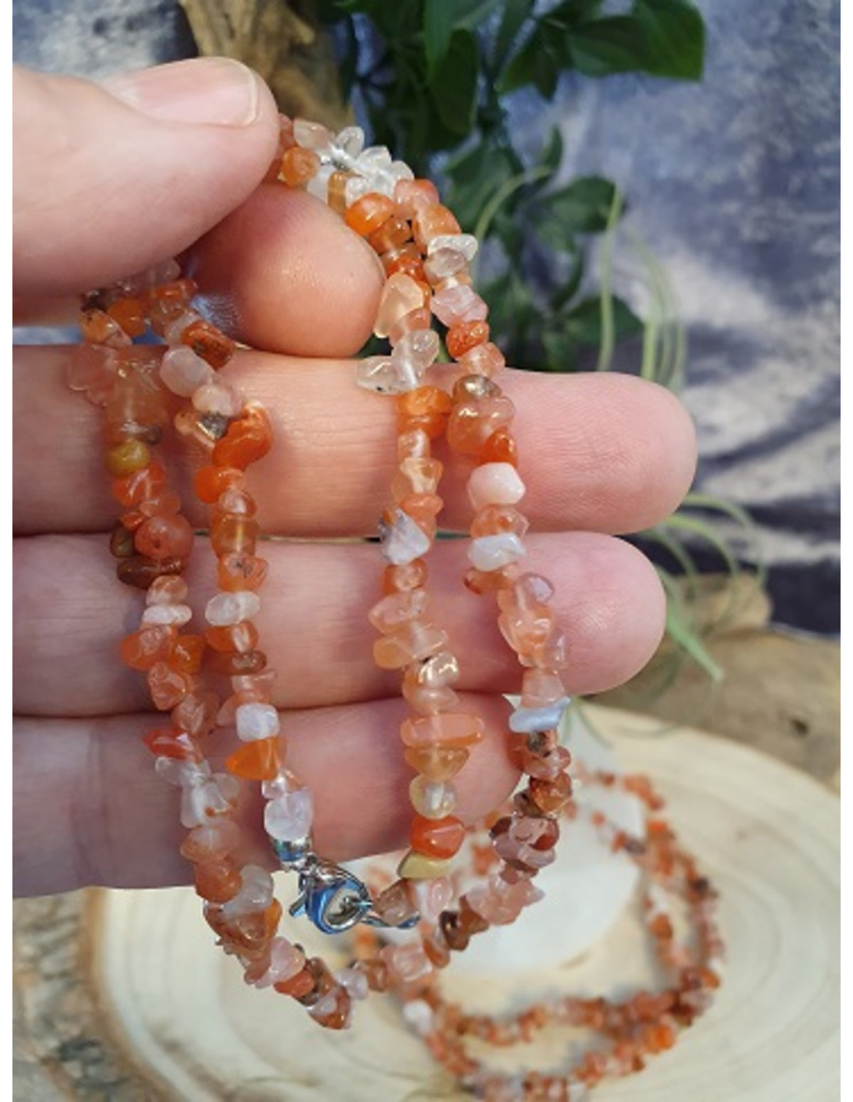 Karneol halsband med smala splitstenar, 45 cm