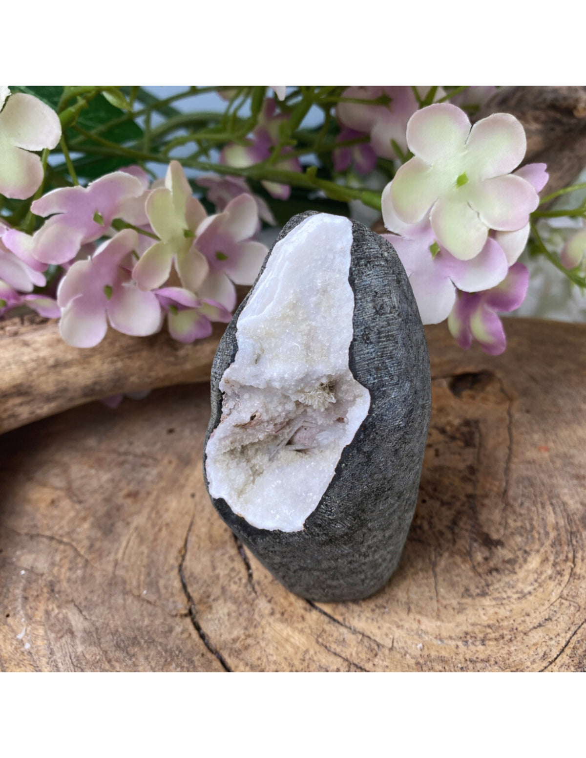 Kalcedon geod, 8,5 cm, nr 08 (255 g)