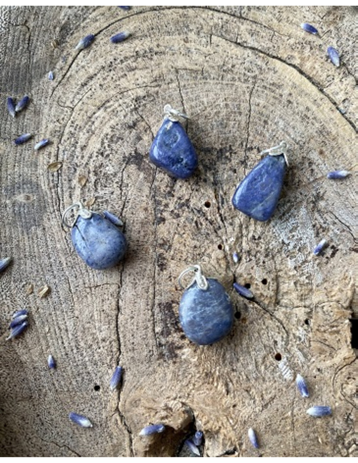 Dumortierit hänge, blå till violett sten, 3 till 4 cm