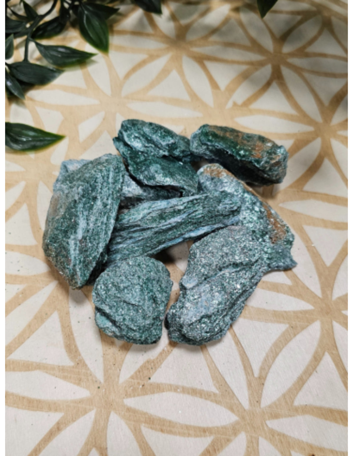 Fuchsit råa bitar, 250 g, 3 till 5 cm