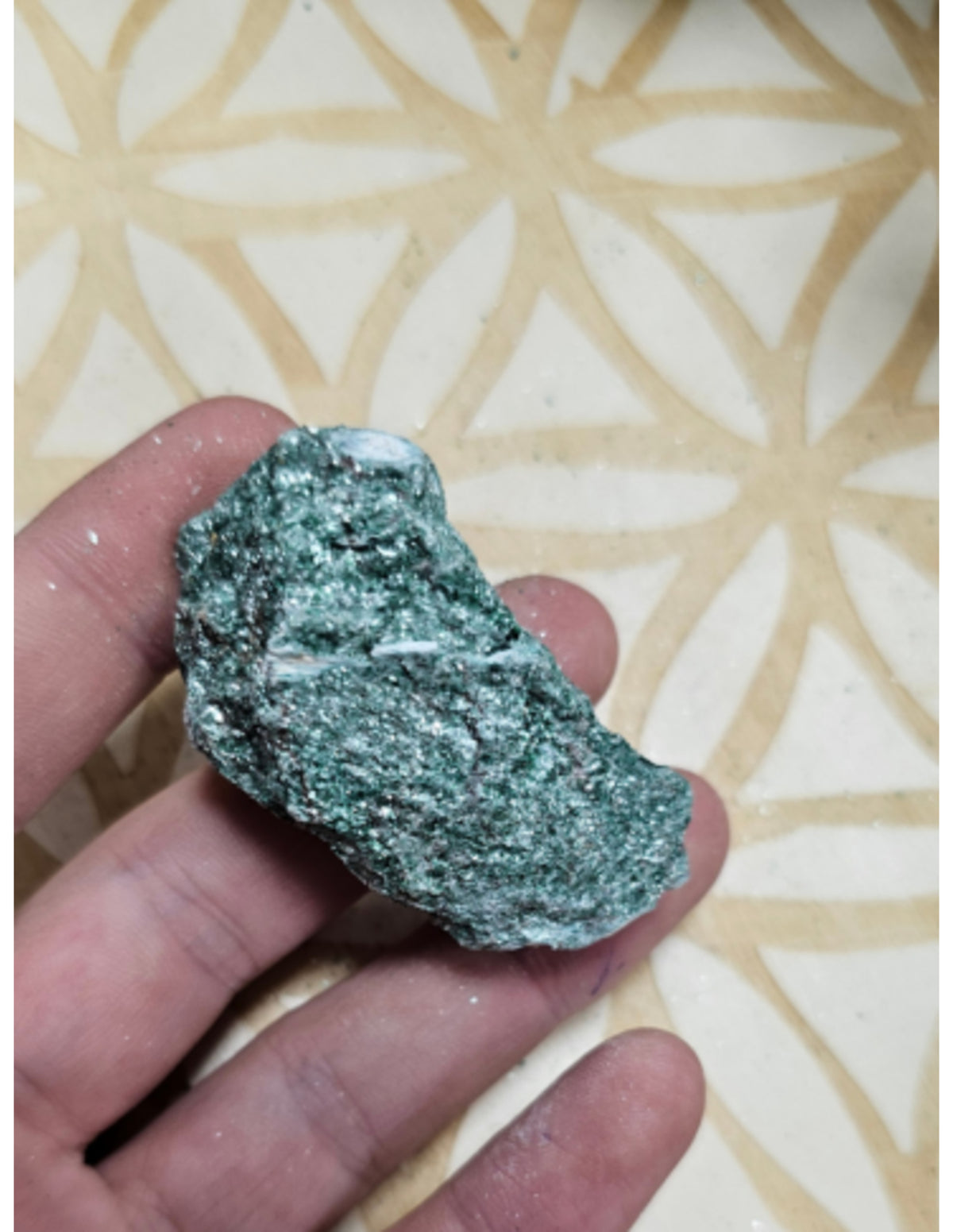 Fuchsit råa bitar, 250 g, 3 till 5 cm