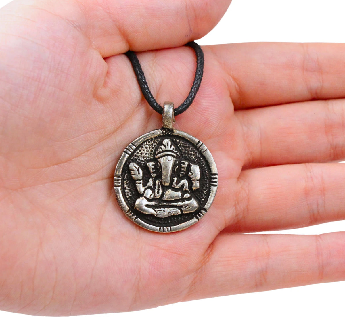 Ganesha hänge i metall, silverfärgat, 3 cm
