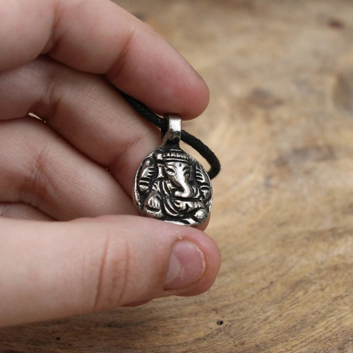 Ganesha hänge i metall, silverfärgat, 2,5 cm