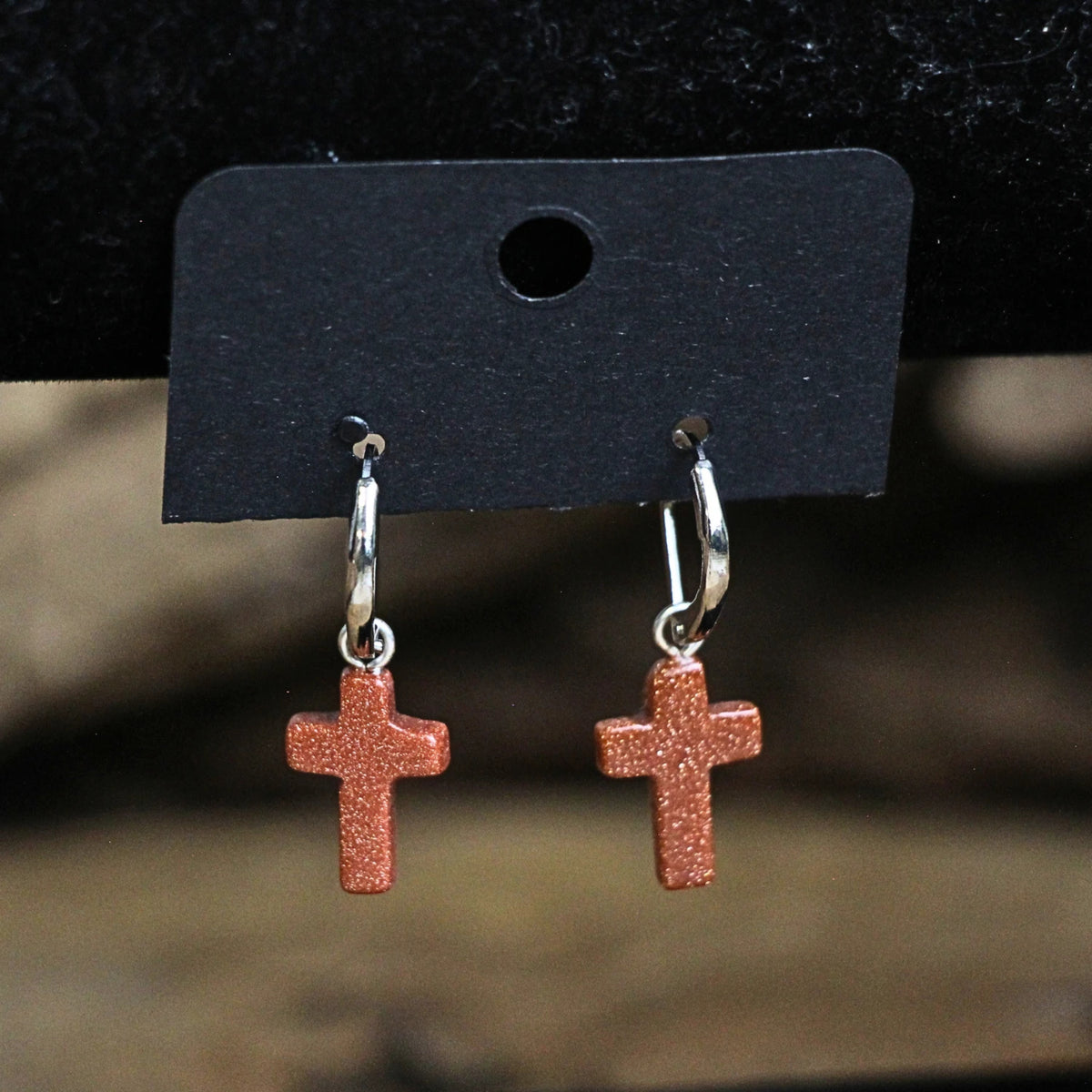 Guldsten örhängen, kors, 3 cm (glas)