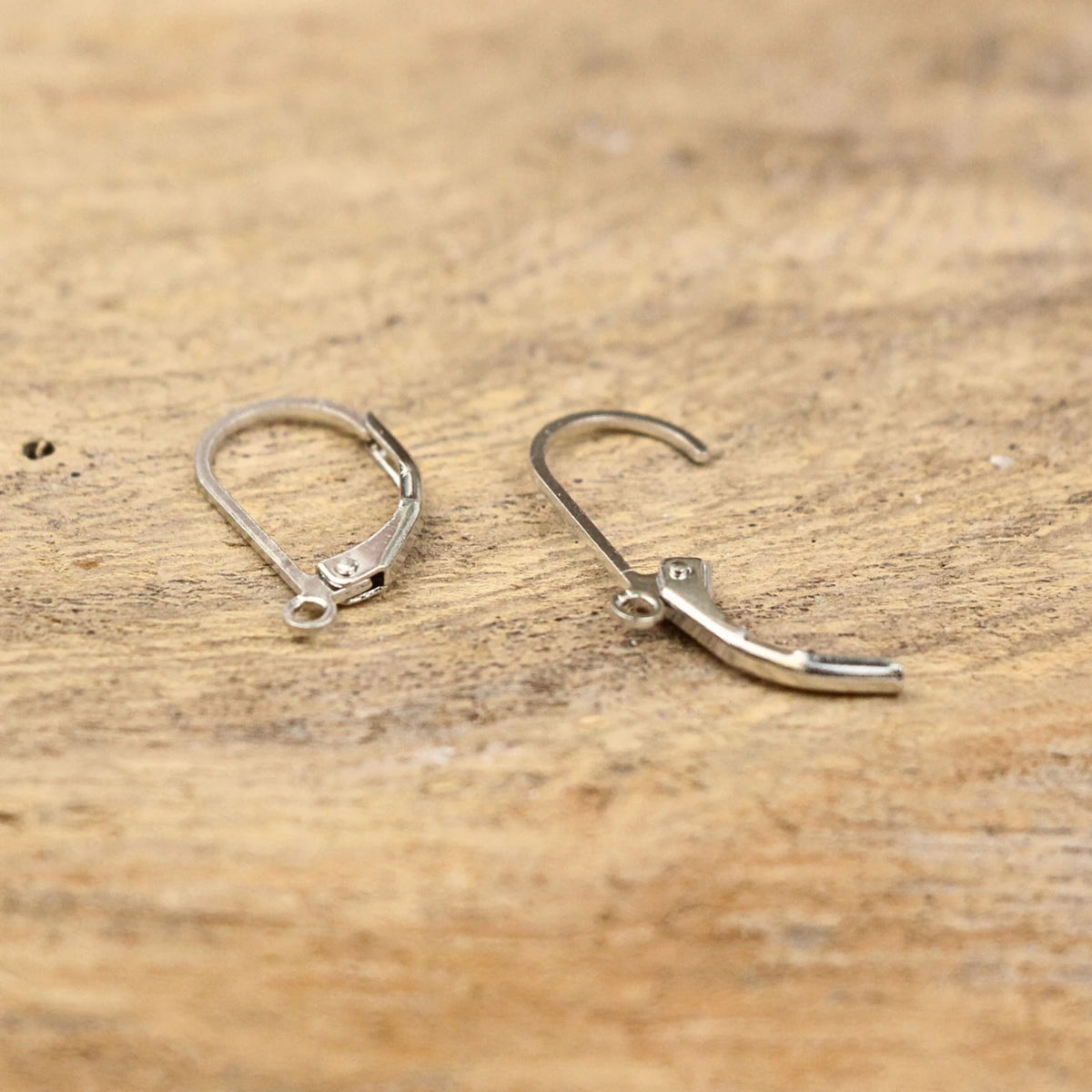 Howlit örhängen, vita kors