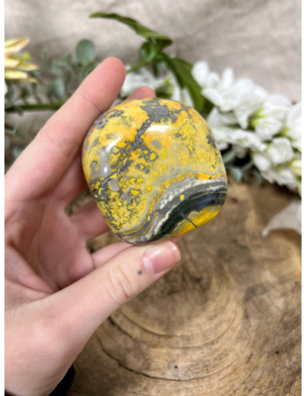 Bumblebee jaspis skulptur, 6 till 8 cm, 200 till 250 g