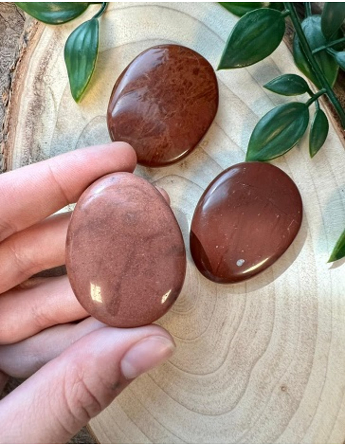 Röd jaspis ficksten, mjuk rödbrun, 4 till 6 cm