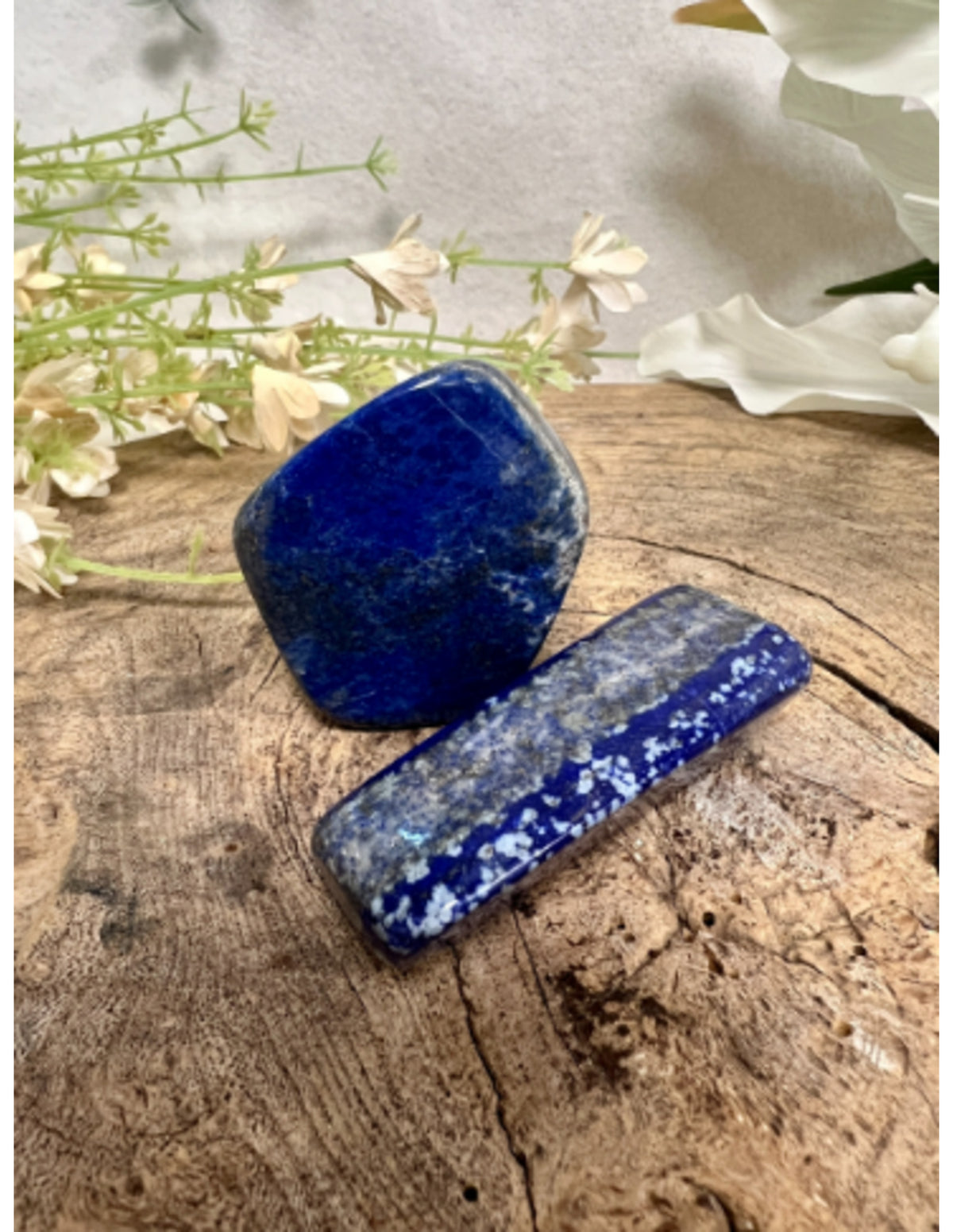 Lapis lazuli skulptur, polerad, 70 till 100 g