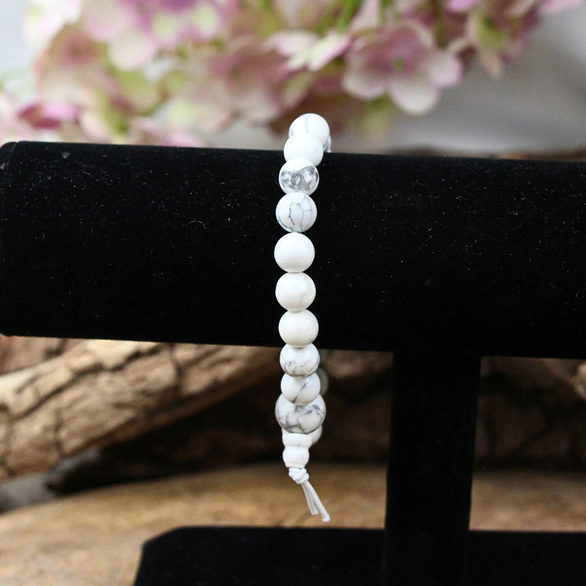 Howlit armband med runda pärlor, vit, 8 mm, 18 cm