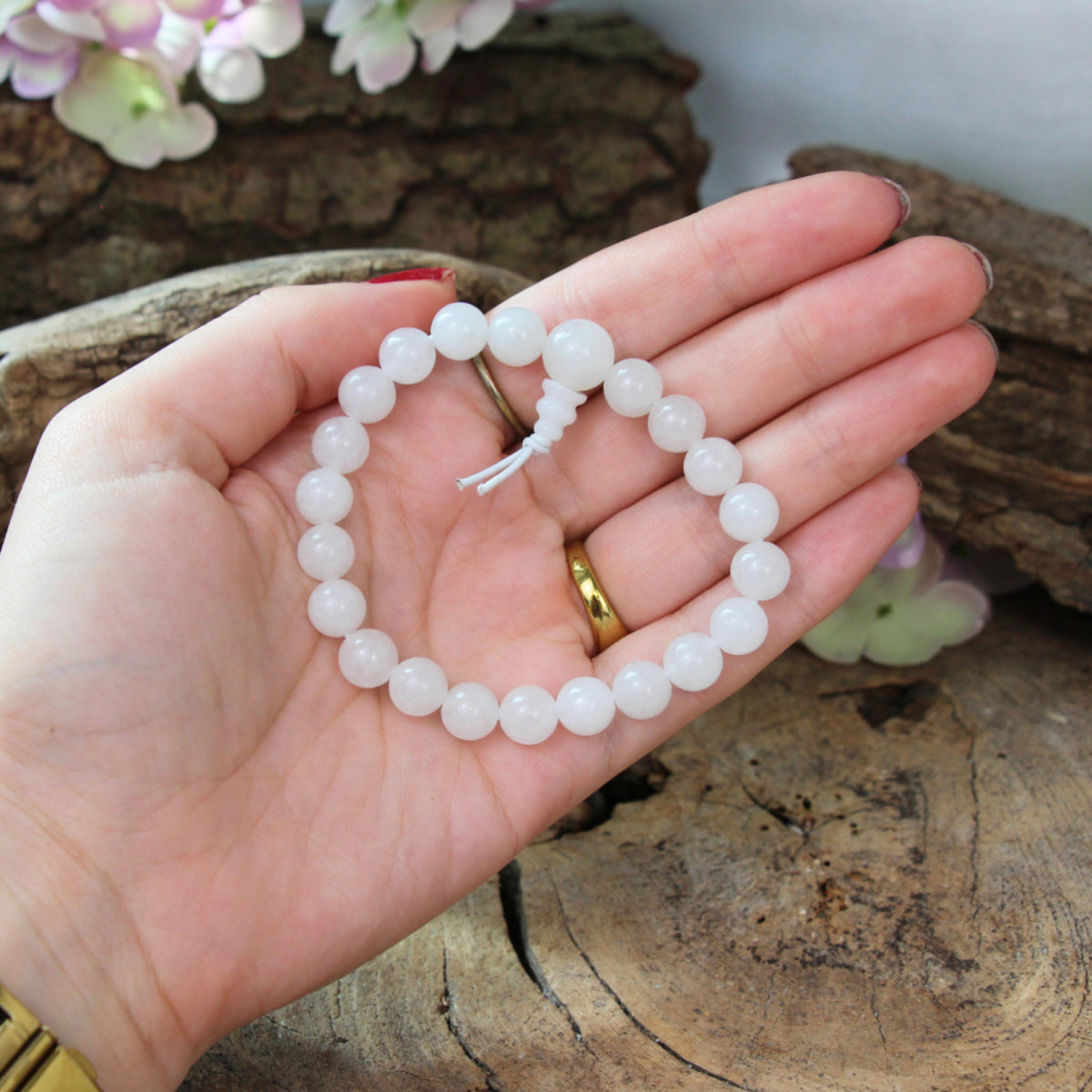 Jade armband med vita pärlor, ca 18 cm