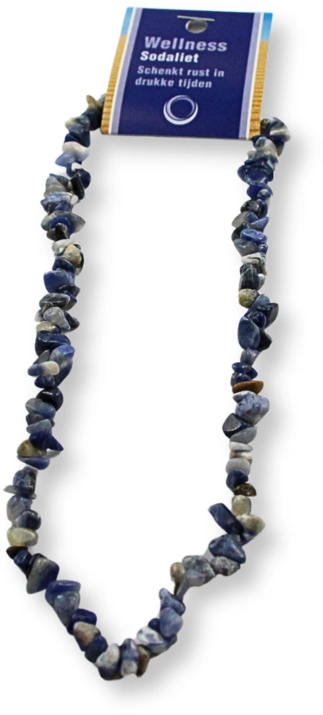 Sodalit halsband med små splitstenar, 45 cm, på kort