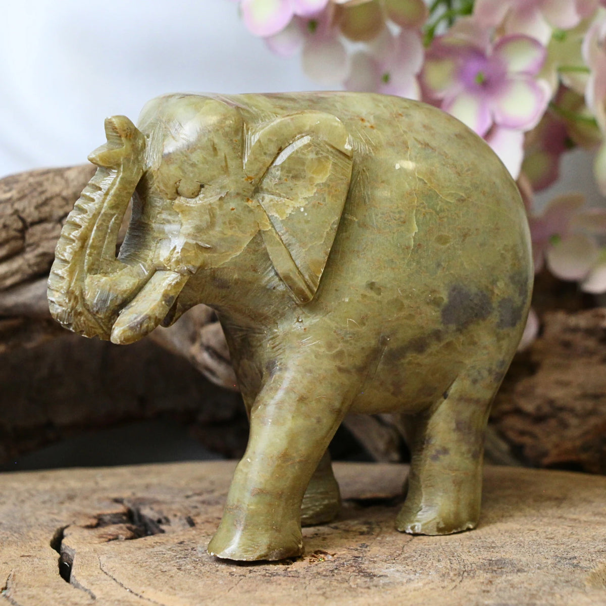 Täljsten figur, grön elefant, 10 cm