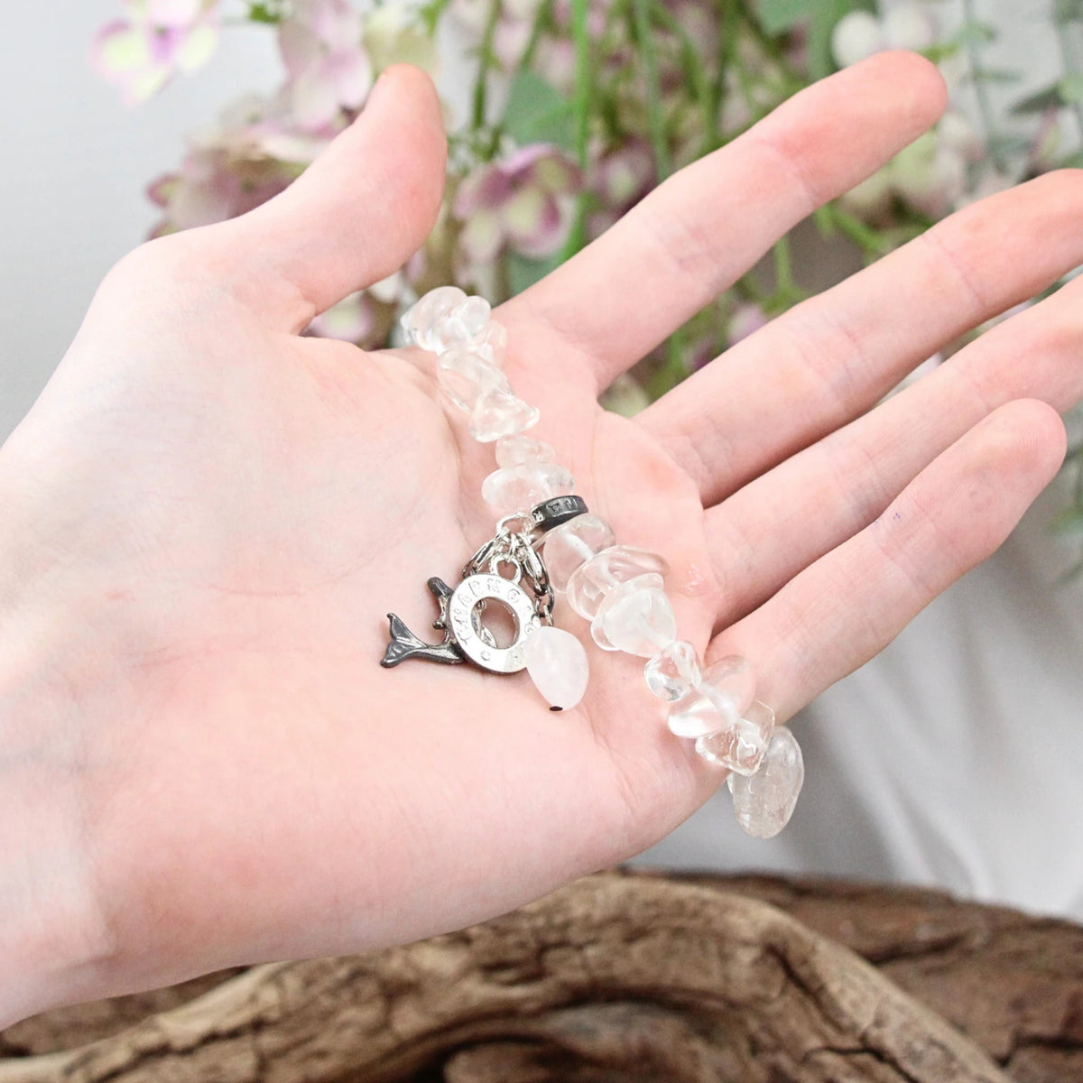 Bergkristall armband, splitstenar med berlocker