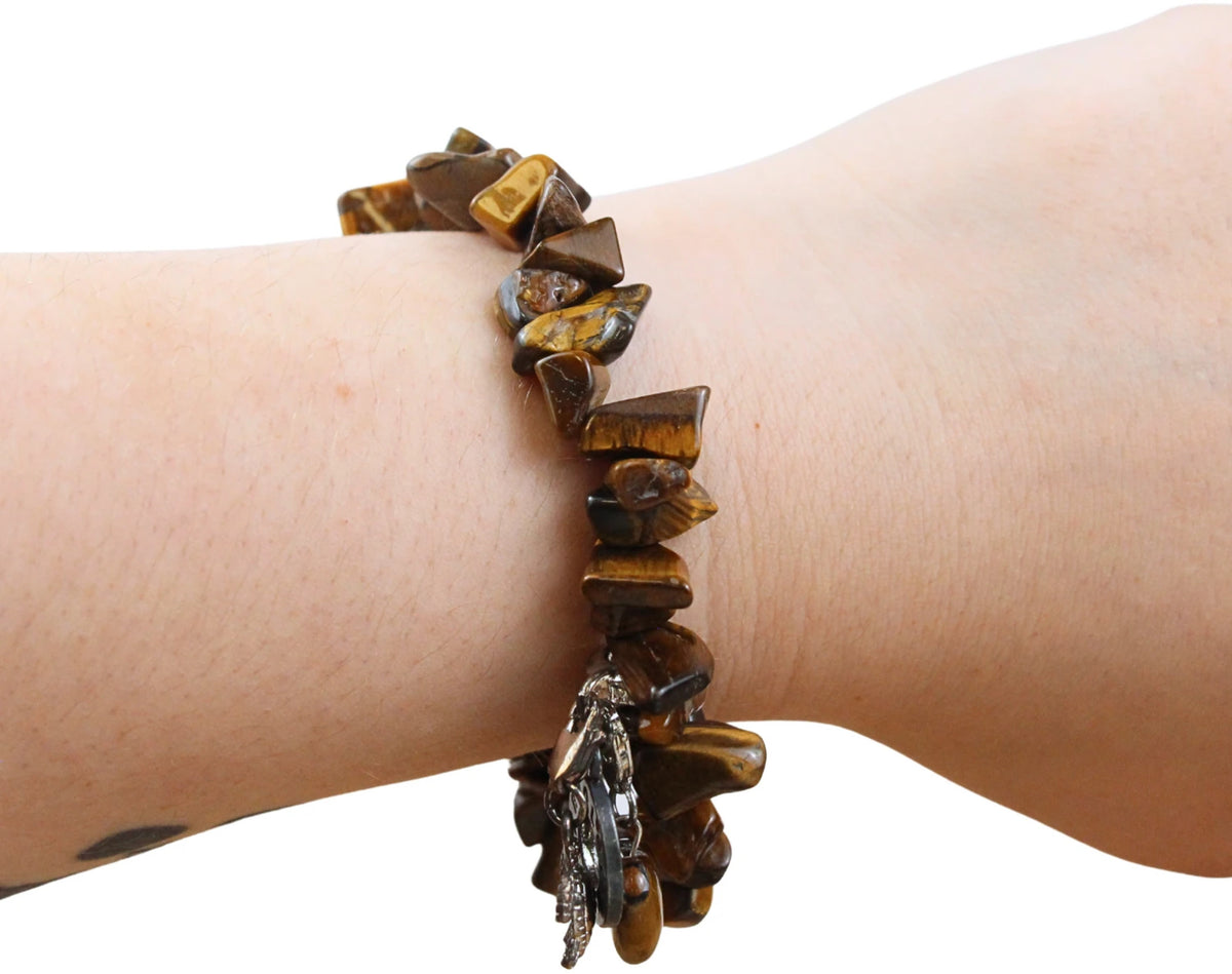 Tigeröga armband med splitstenar och berlocker, 18 cm