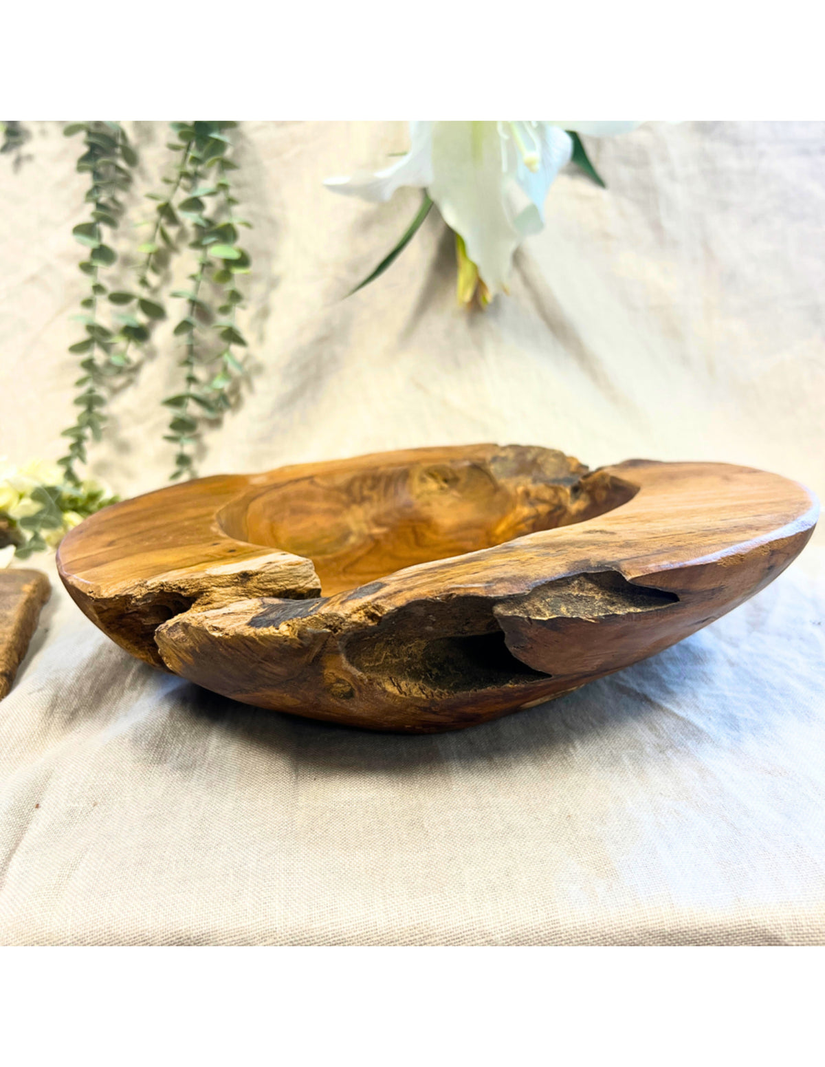Teakträ skål, diameter ca 30 cm, nr 01