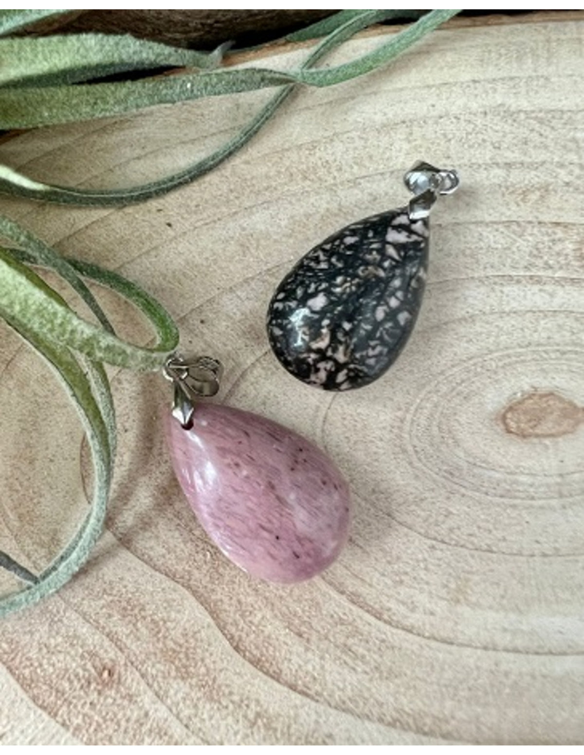 Rodonit hänge, droppe, 2,5 cm, rosa och svart