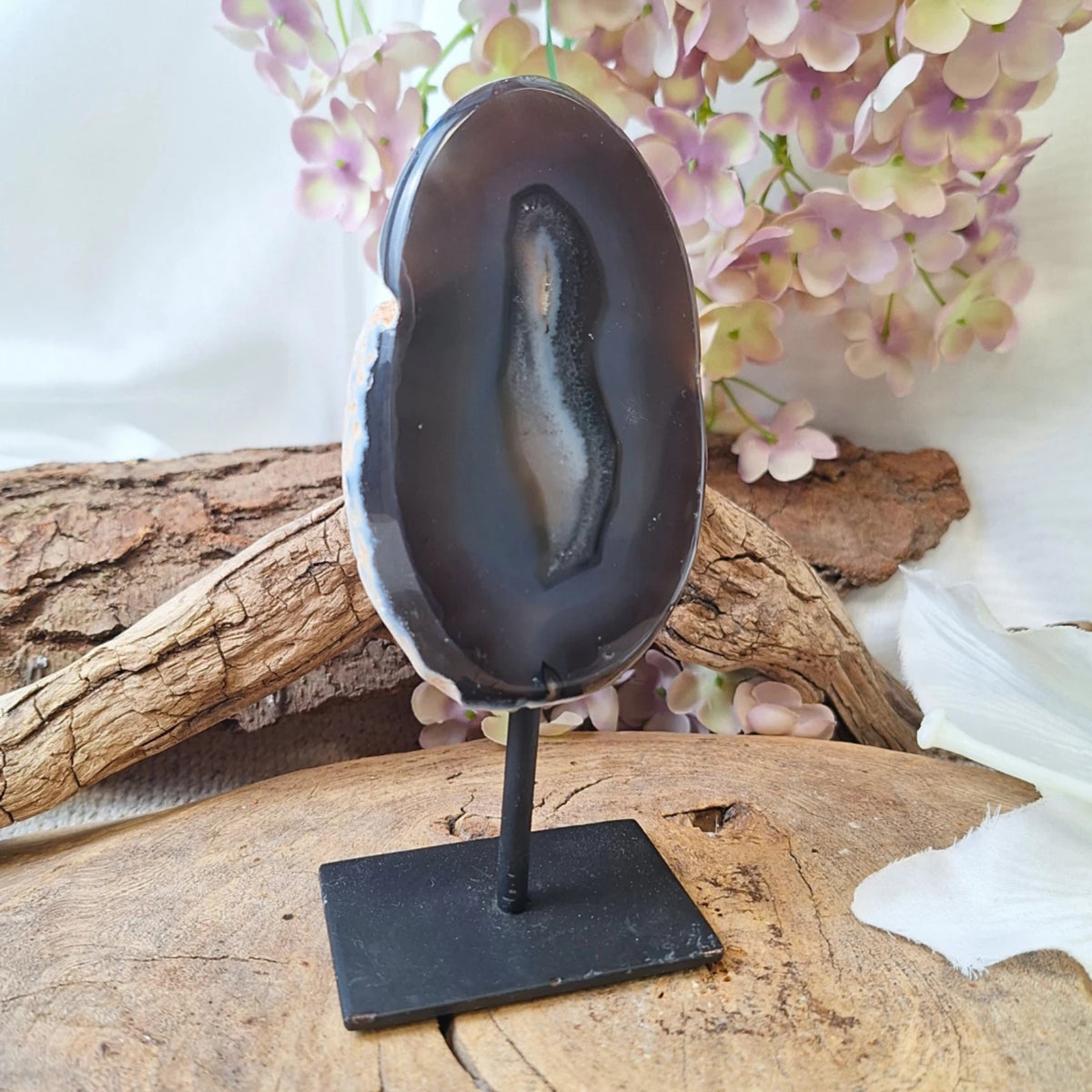 Agat på metallställning, 15,4 cm, grå till blåaktig, nr 24