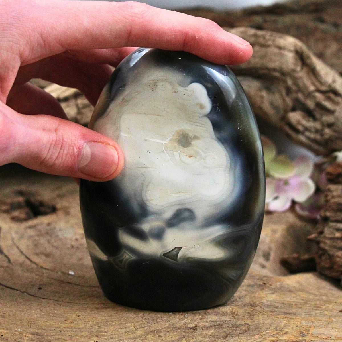 Agat orka skulptur, svart, vit och grå, 11,4 cm, nr 14