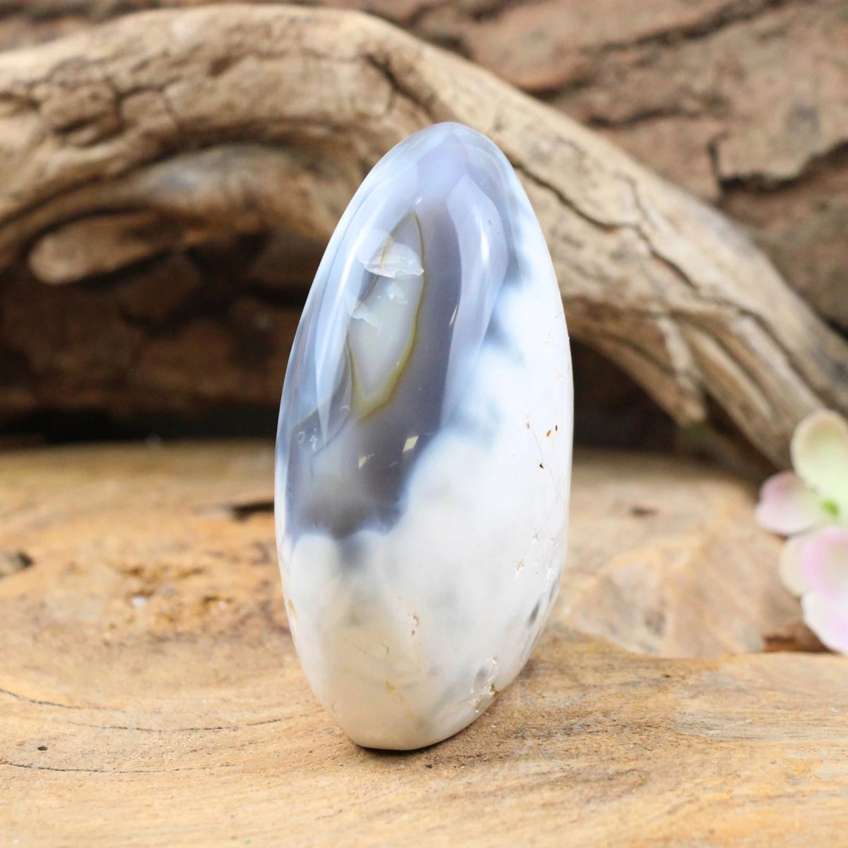 Agat orka skulptur, vit, svart och grå, 9,2 cm, nr 18