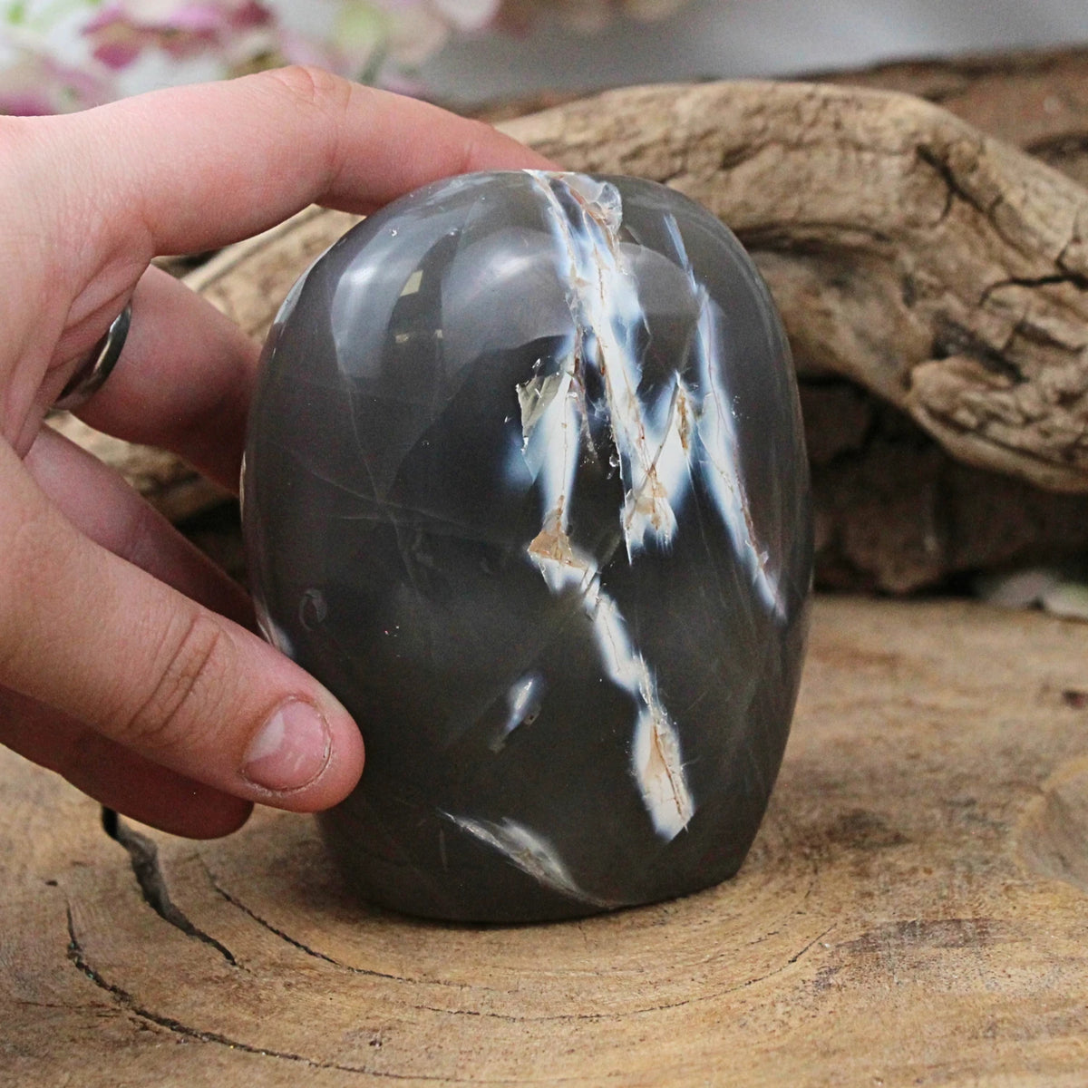 Agat orka skulptur, 9,6 x 5 x 7,5 cm, 0,6 kg, nr 19