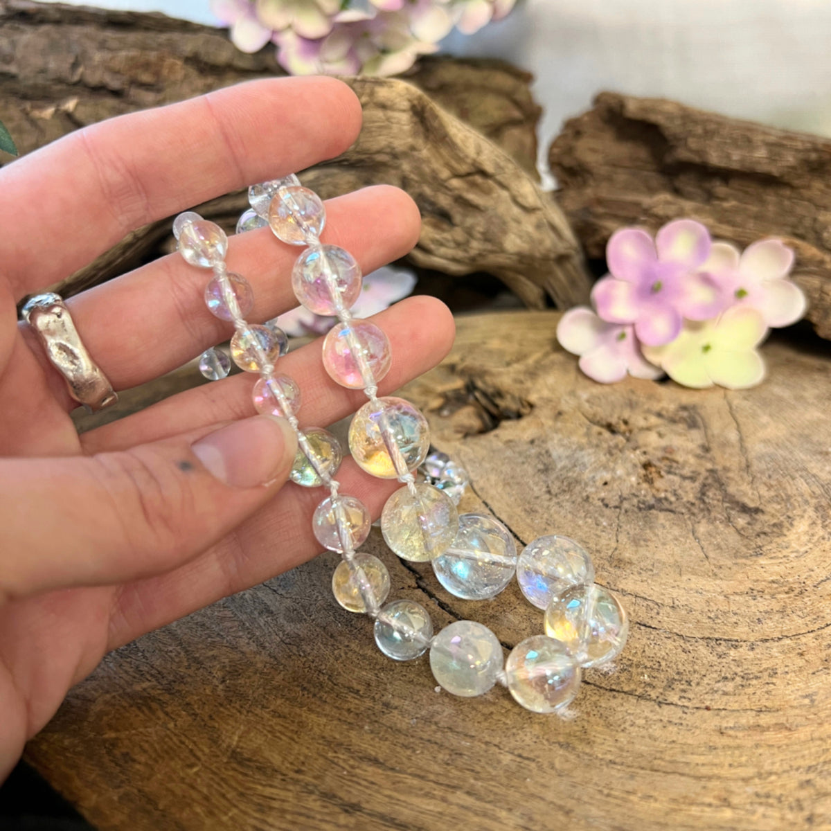 Angel aura halsband, belagd kvarts, olika pärlor, 45 cm