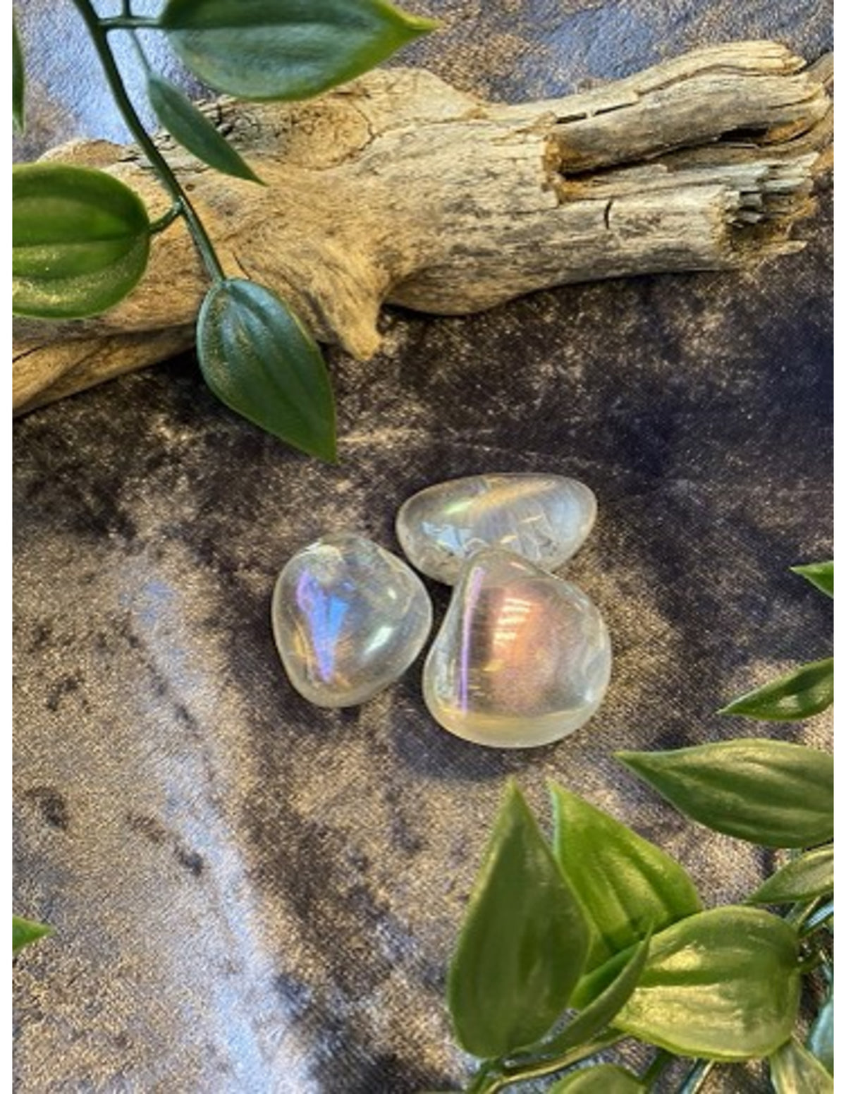 Angel aura trumlad sten (belagd bergkristall), 25 till 30 mm