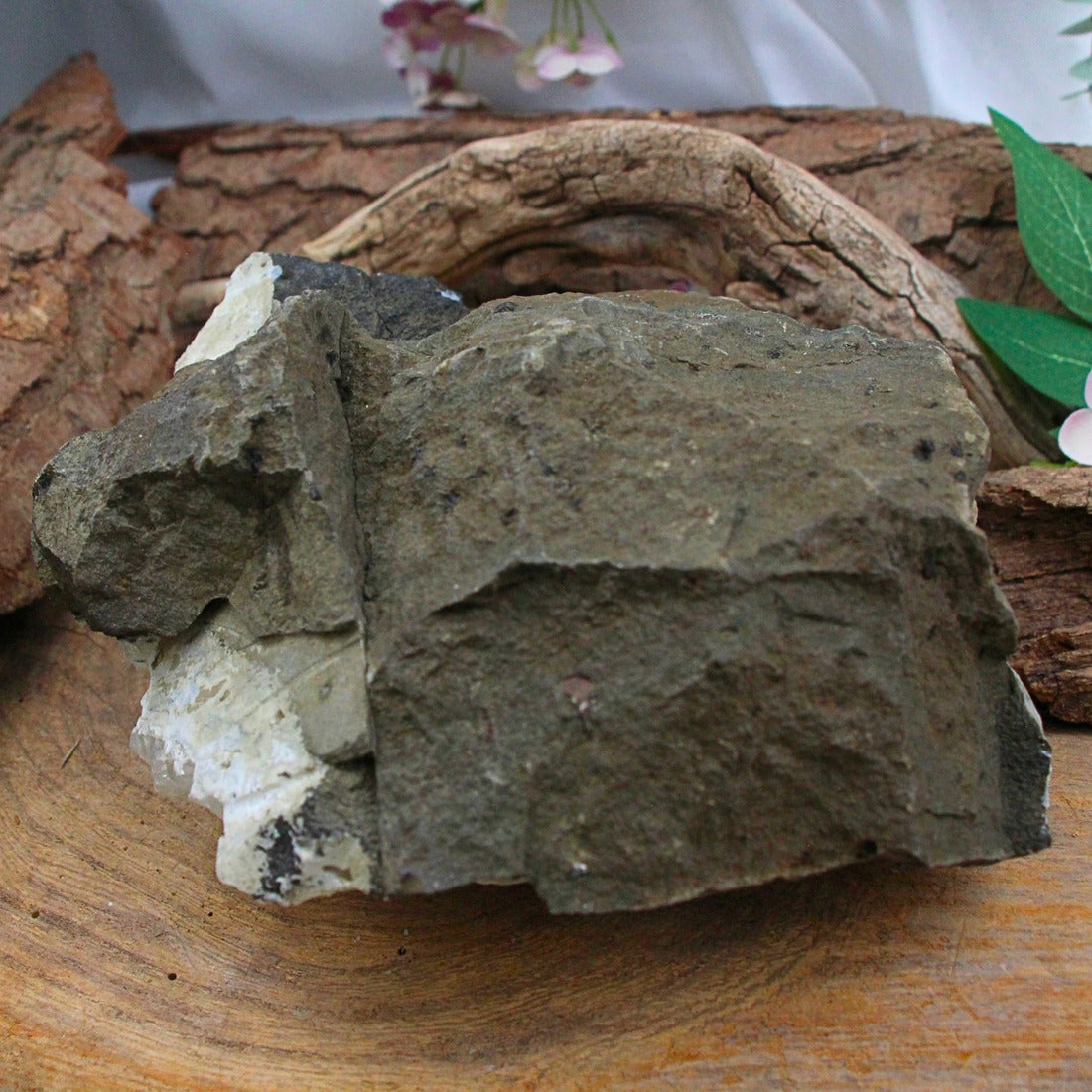 Apofyllit rå kristall, Indien, 17 x 7 x 14 cm, nr 09 (A)