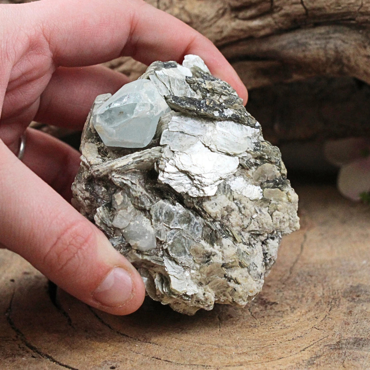 Akvamarin med mica, rå, Brasilien, 5,6 cm, nr 101