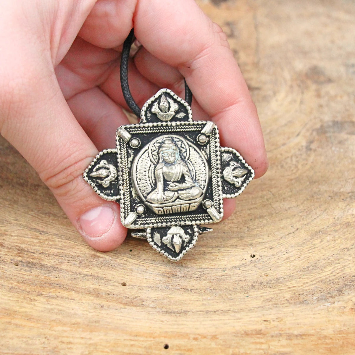 Askhänge i metall, Buddha, silverfärgat, 5,4 cm