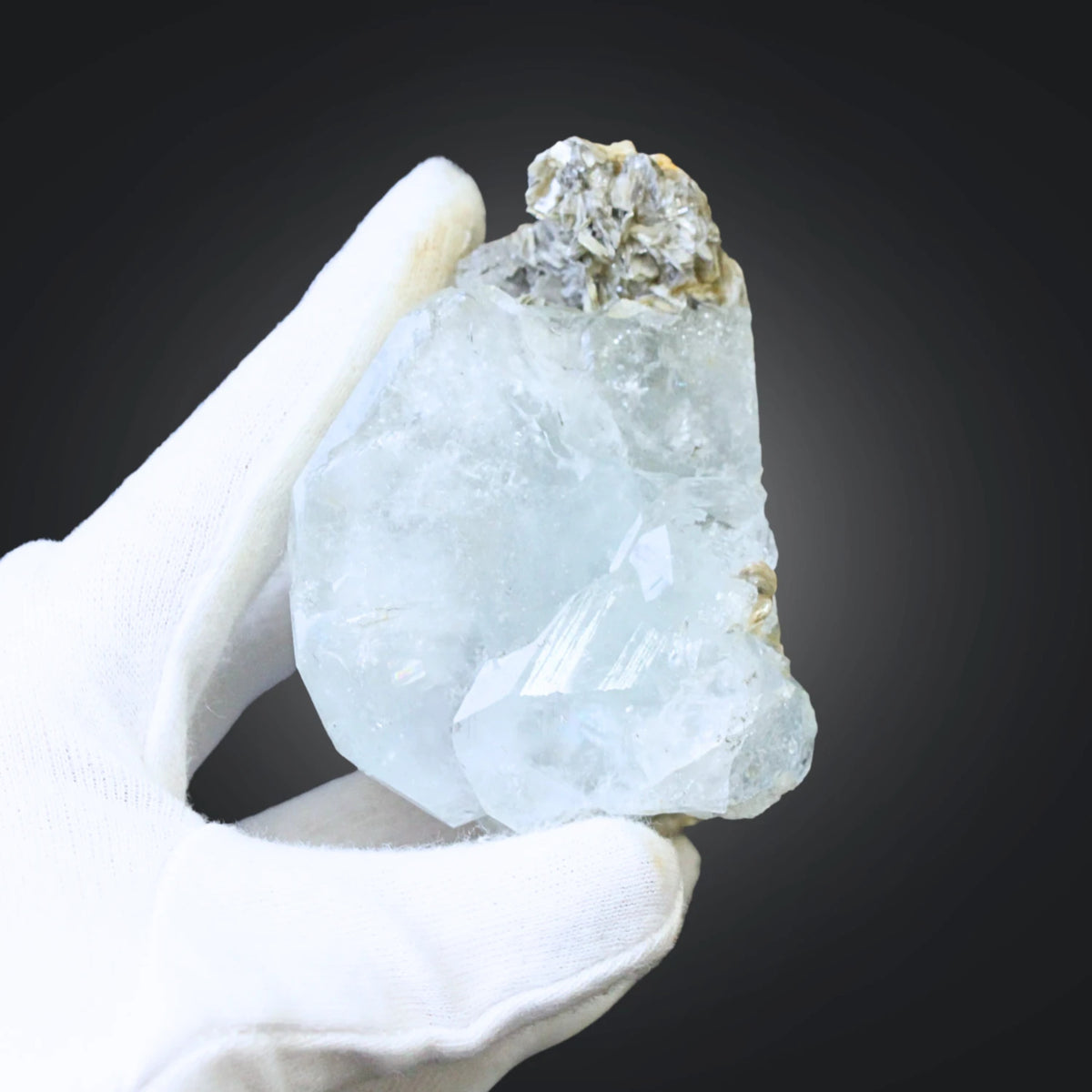Akvamarin mineralprov på muskovit, 8,4 cm, 230 g, nr 90
