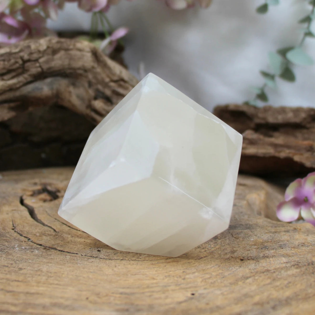 Grön kalcit kub, 5 x 5 x 5 cm, nr 05