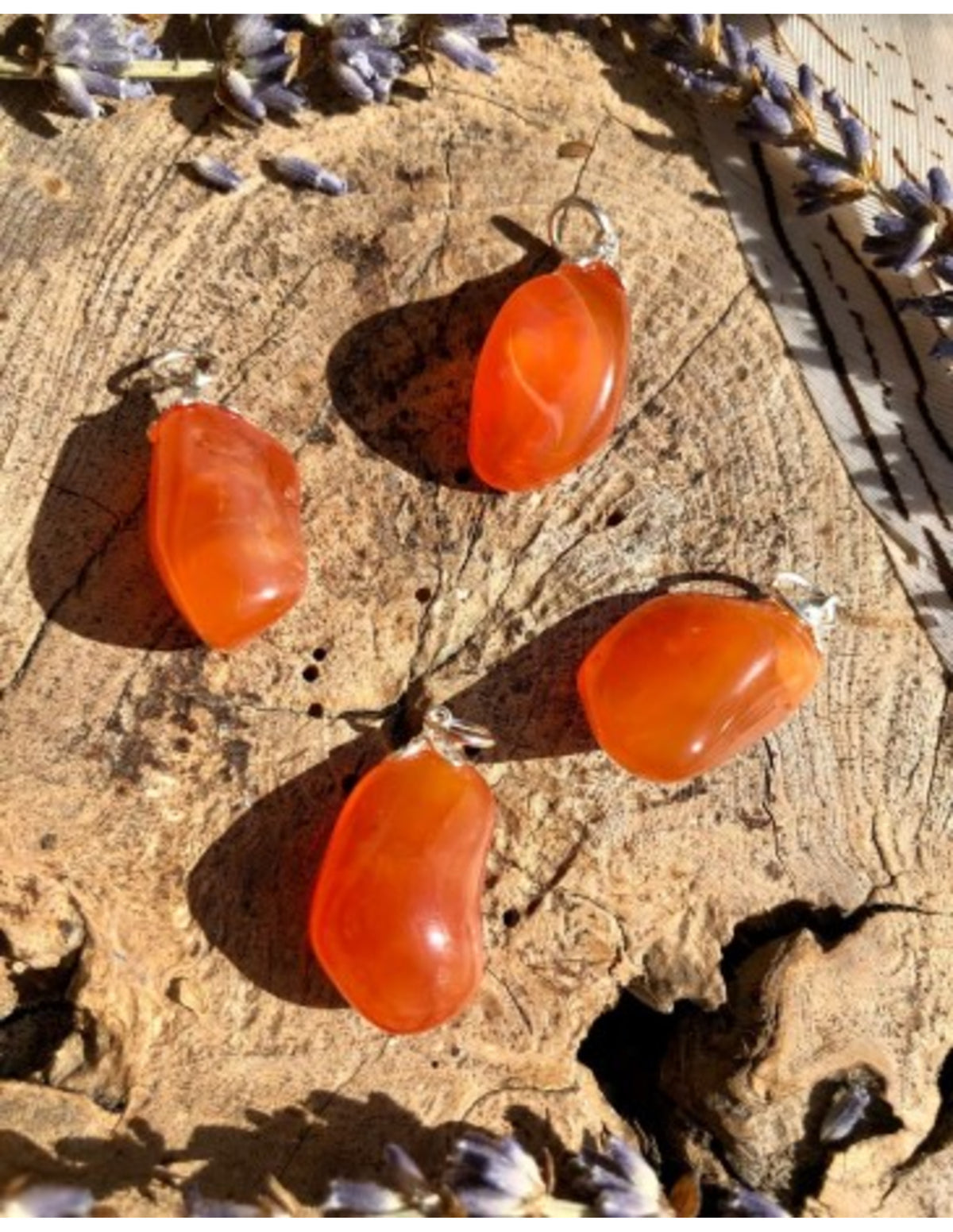 Karneol hänge, orange till röd sten