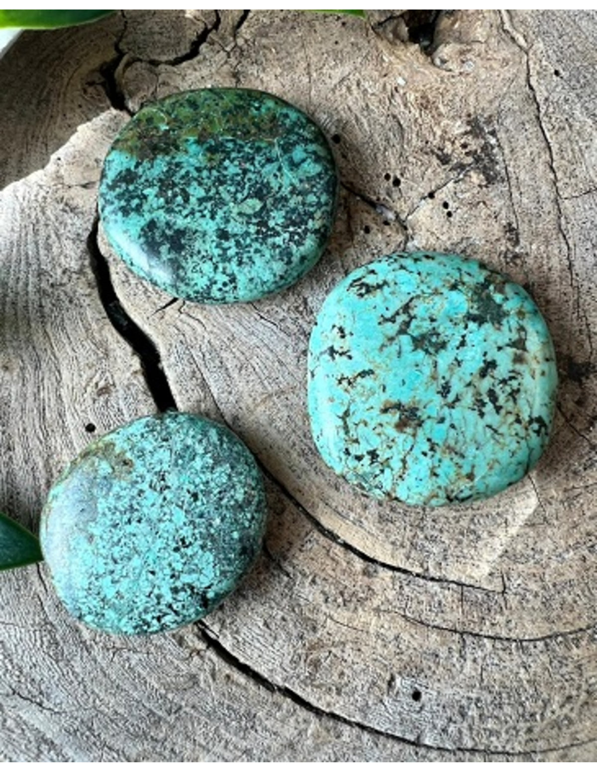 Krysokolla B trumlad ficksten, grön, 3 till 5 cm