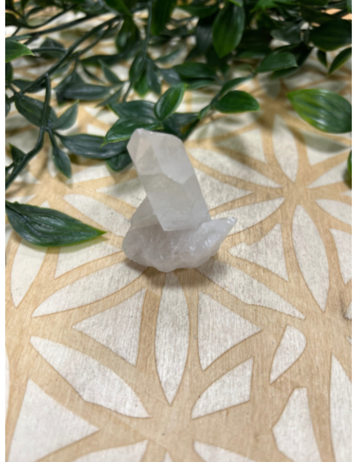 Bergkristall kluster i ask, ca 3 till 4 cm