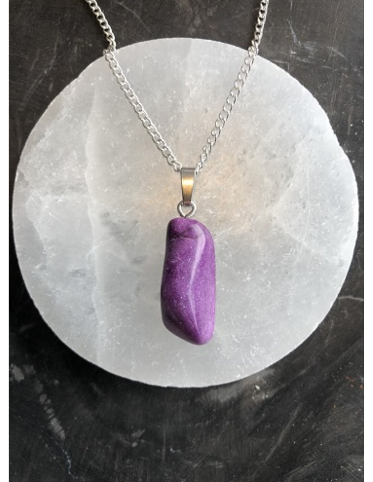 Stichtit hänge med ögla i 925 silver, lila sten, 4 cm