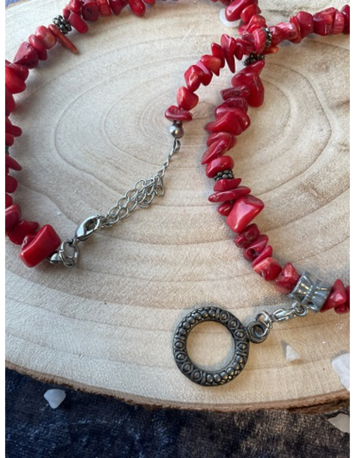 Korall halsband (imitation), mörkröd, 45 cm