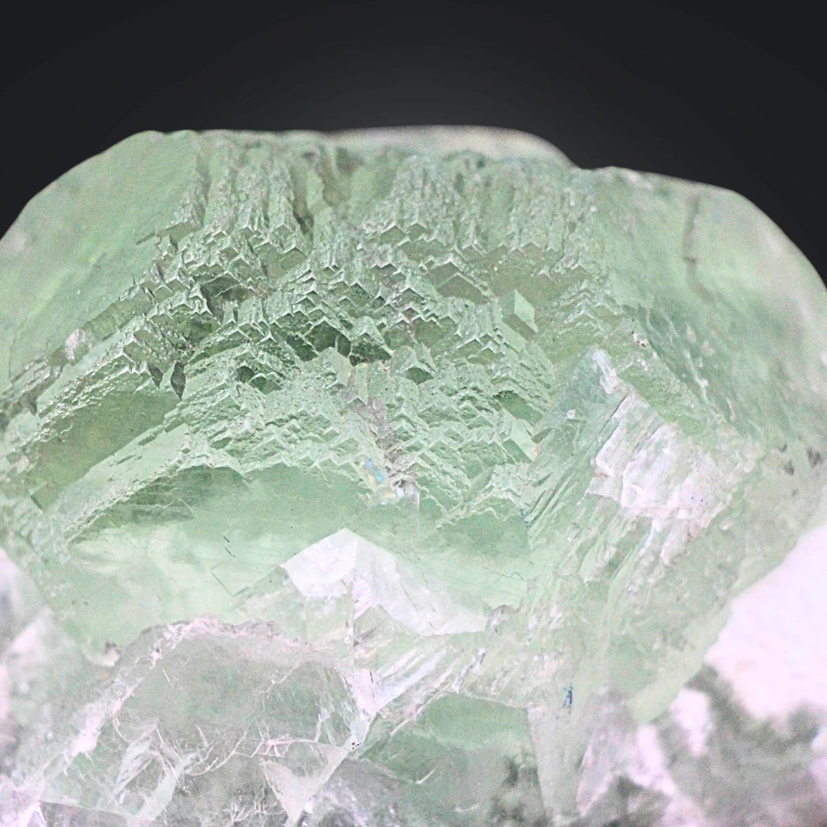 Fluorit grön kub, rå, 7,7 x 7 x 6 cm, nr 97 (379 g)