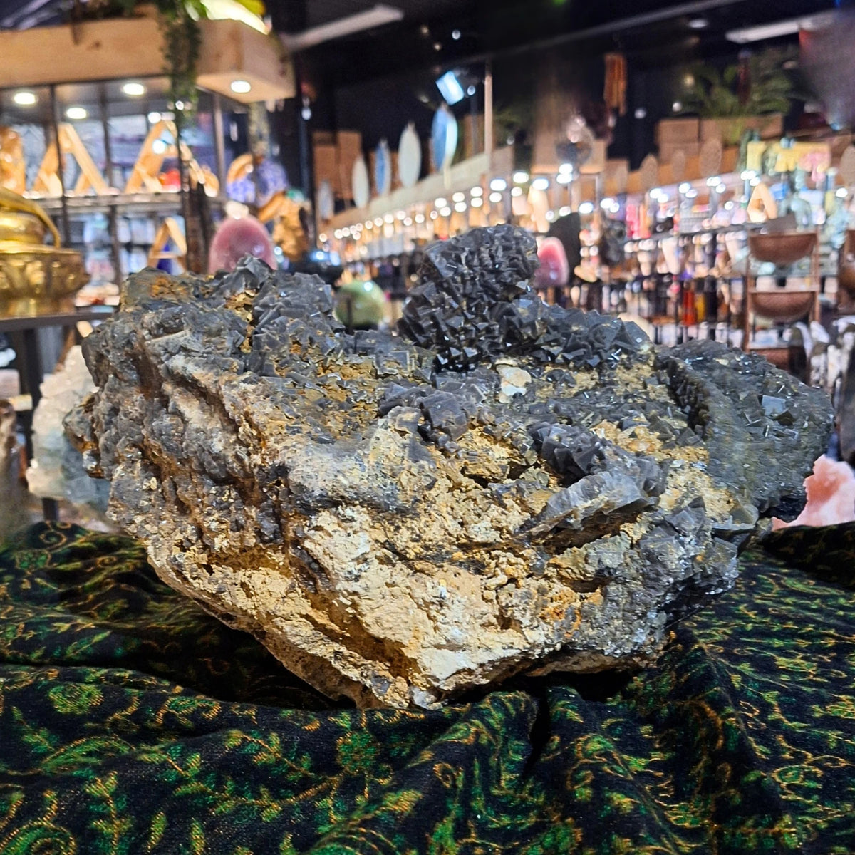 Fluorit stor rå kristall, 42 x 26 x 25 cm, 24 kg, nr 02