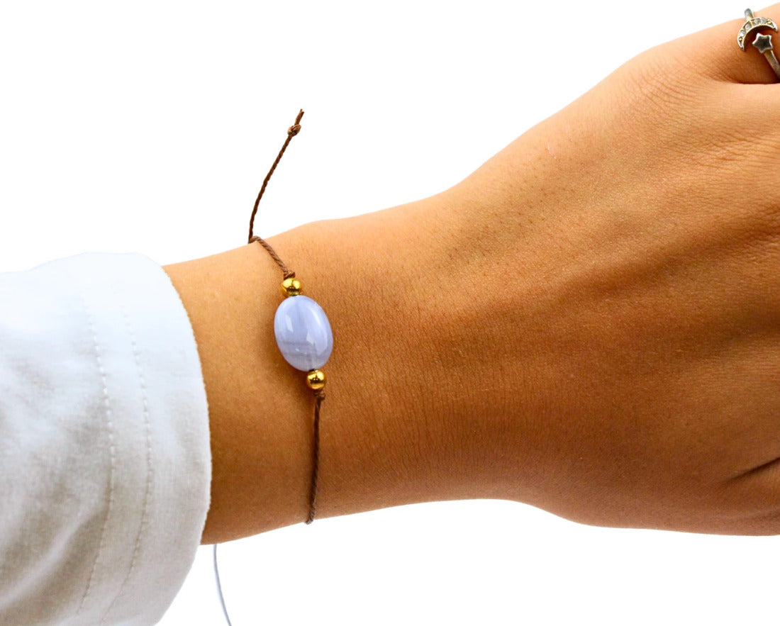 Kalcedon armband för december, födelsesten, justerbart