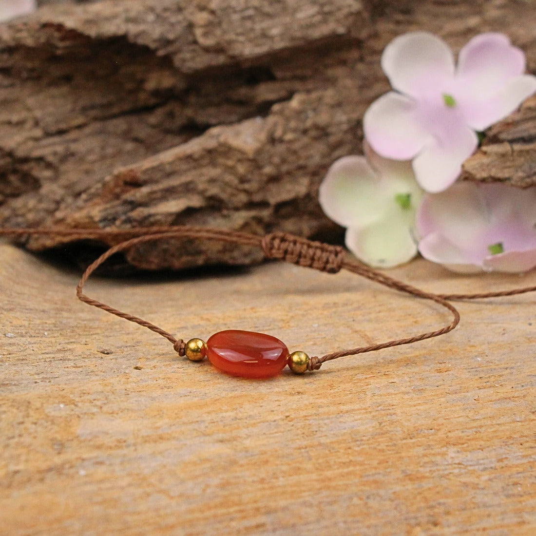 Karneol armband för juli, födelsesten, justerbart